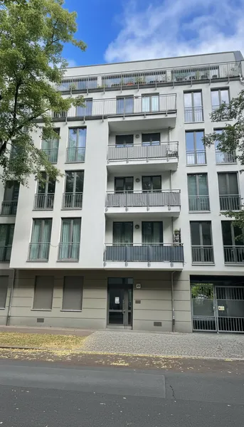 Helle 2-Zimmer-Wohnung mit Balkon in Berlin-Weißensee — photo 1